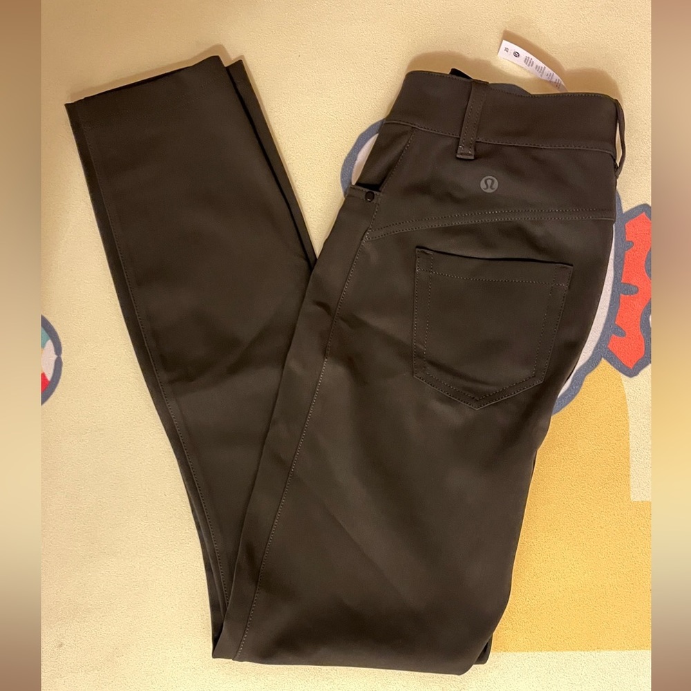 NWOT LULULEMON City Sleek Slim-Fit 5 Pocket High-Rise Pant